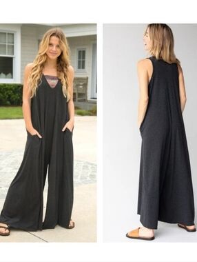 NATURAL LIFE Dark Gray Wide-Leg Sleeveless Jumpsuit with Pockets